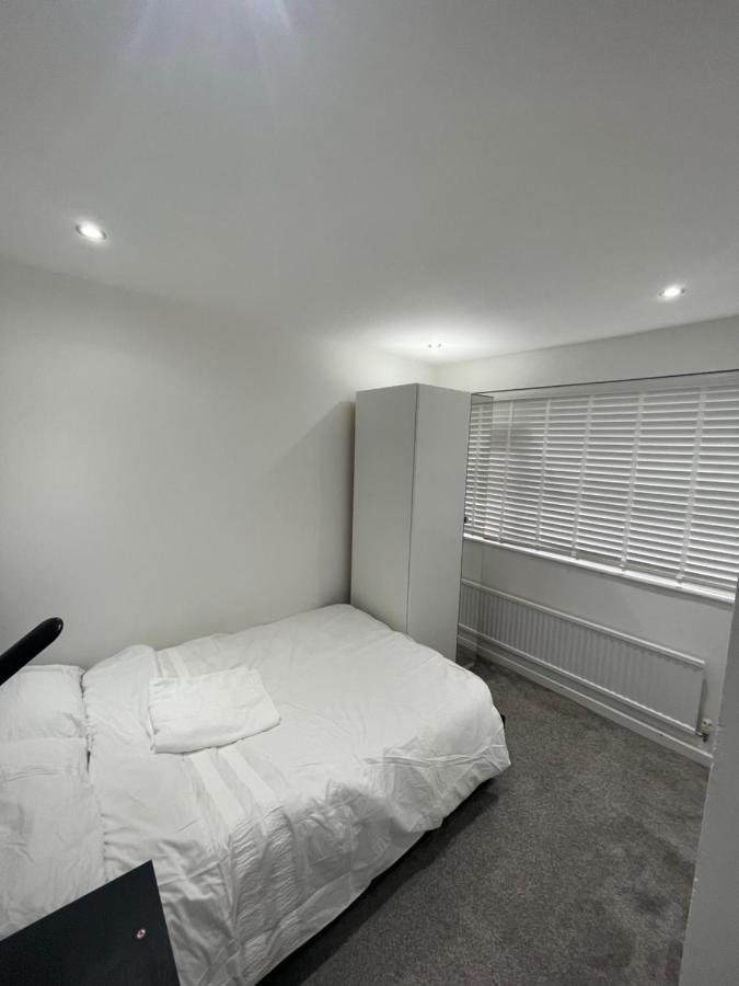 Tilbury Docks Rooms For Short Letting Ngoại thất bức ảnh