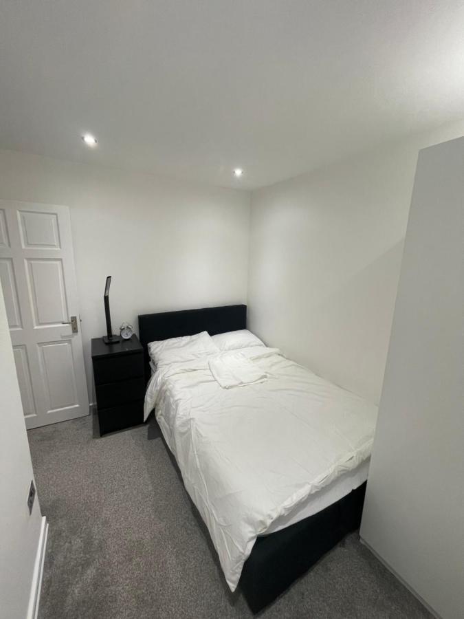 Tilbury Docks Rooms For Short Letting Ngoại thất bức ảnh