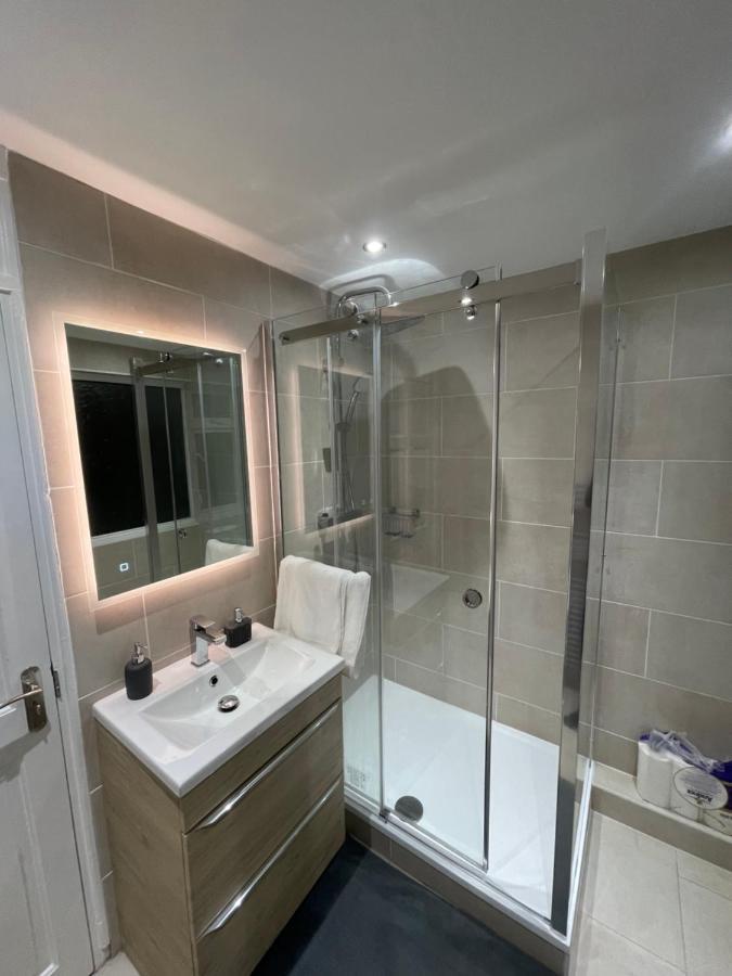 Tilbury Docks Rooms For Short Letting Ngoại thất bức ảnh