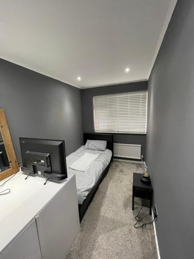 Tilbury Docks Rooms For Short Letting Ngoại thất bức ảnh